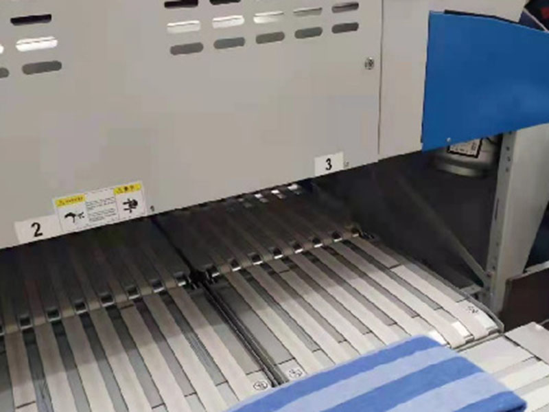 富巾类折叠机-01